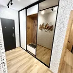 Serenita Premium With Sauna - Centrum شقة نيترا